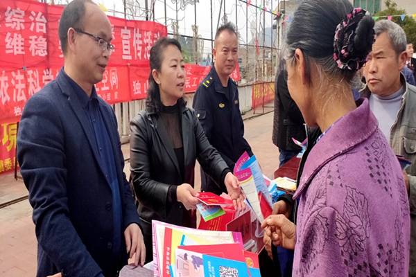 縣司法局開展“法援惠民生 服務農民工”公益法律服務宣傳活動